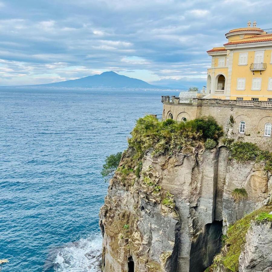 Апартаменты Sorrento Life 1 Сант'Анджелло Экстерьер фото